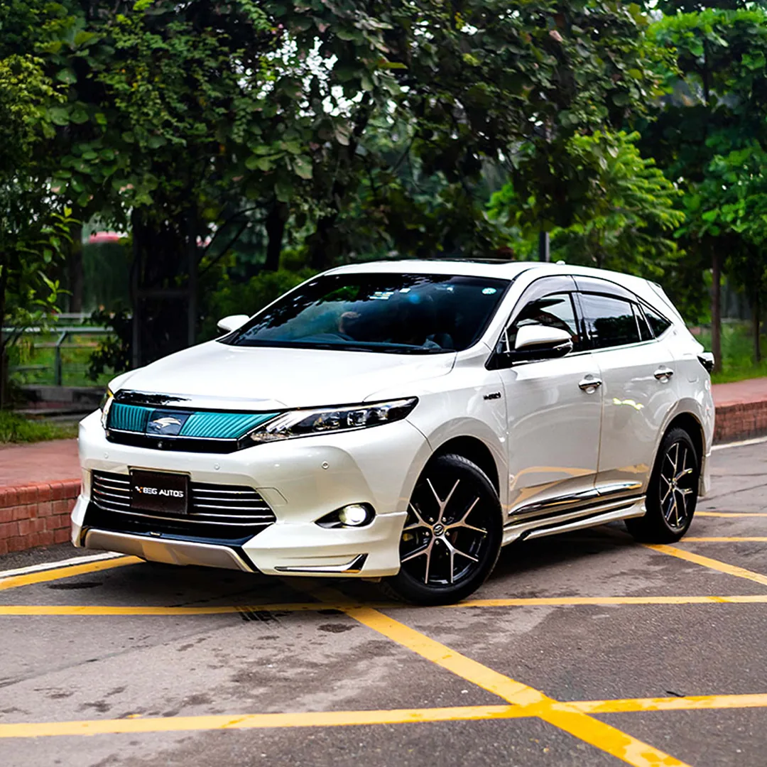 Front view of 2021 Toyota 2016 in White