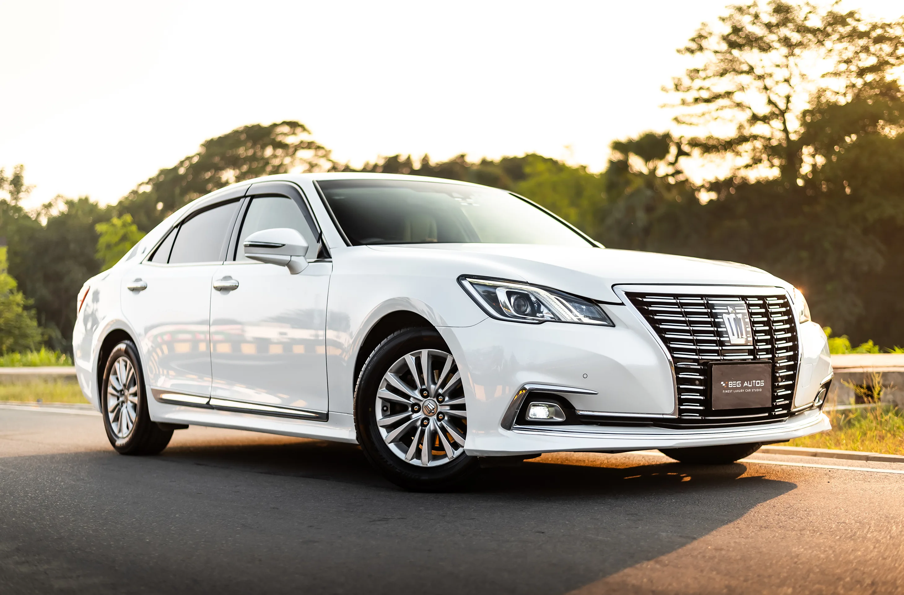 Toyota Crown Royal Saloon