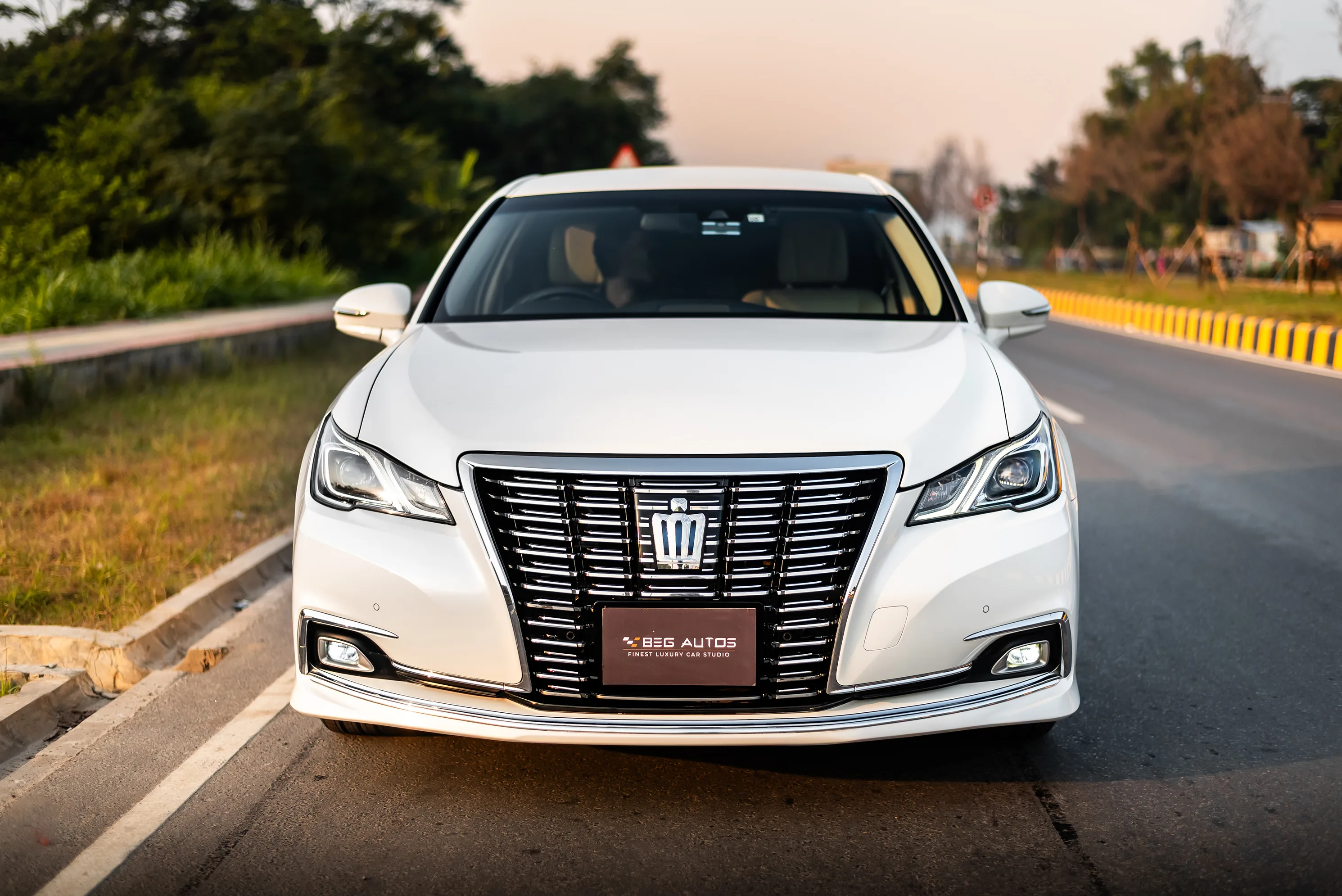 Toyota Crown Royal Saloon