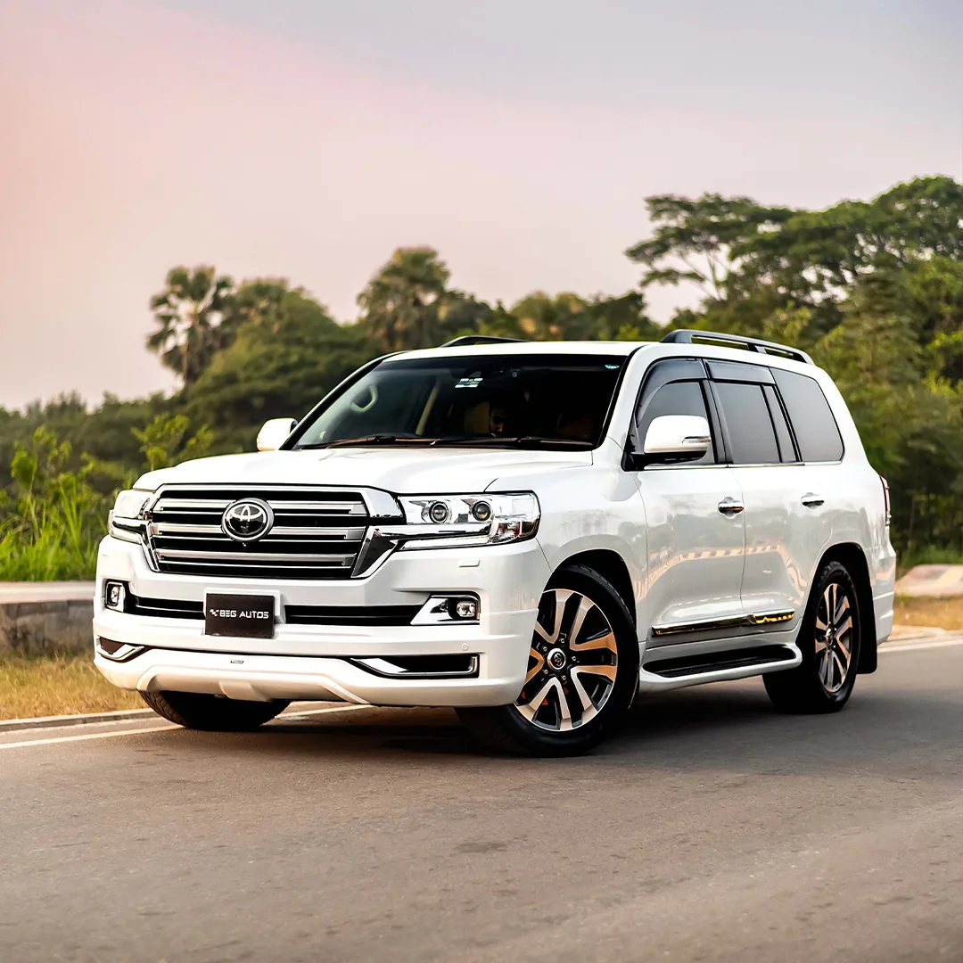 Front view of 2017 Toyota 2015 in Pearl