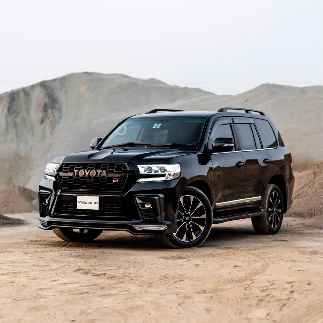 Front view of 2018 Toyota 2015 in Black