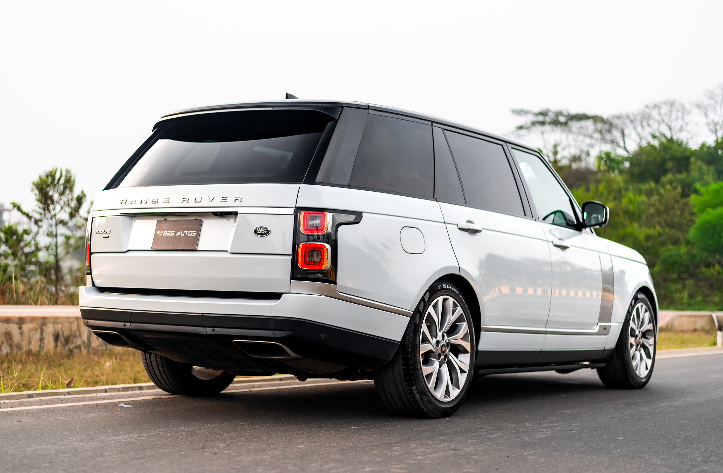 View of 2019 Land Rover 2019 in White