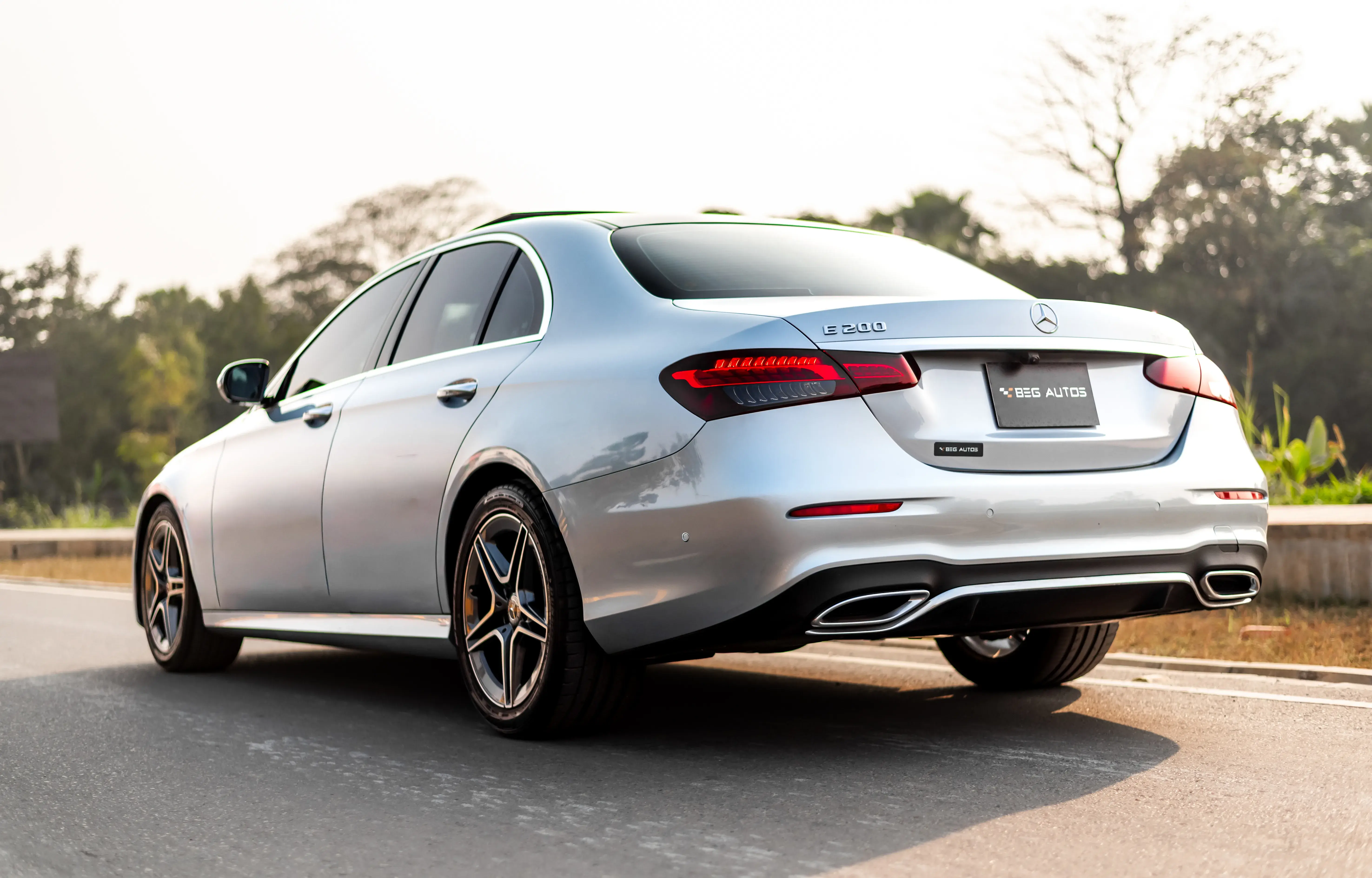 Mercedes-Benz E200